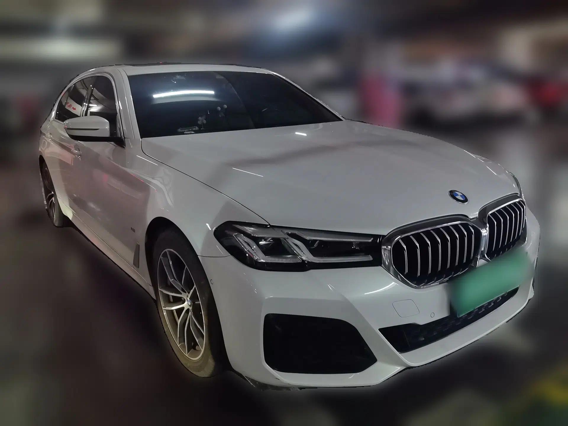 BMW 5 Series 2021 525Li M Sport Package — миниатюра 3