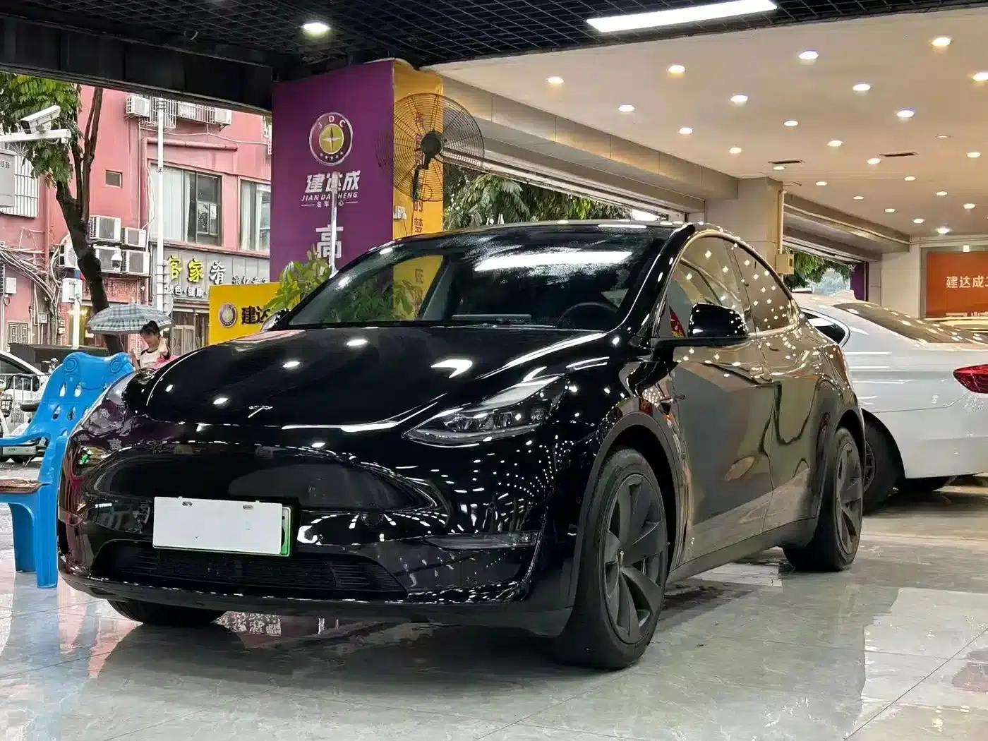 Model Y 2021 Standard Range Rear-Wheel Drive — миниатюра 1