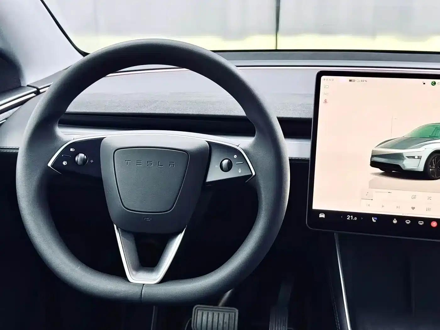 Model Y 2025 Rear-Wheel Drive — миниатюра 5