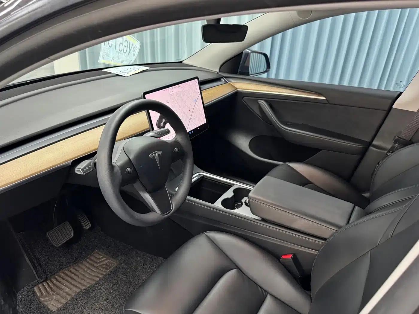 Model Y 2021 Long Range All-Wheel Drive — миниатюра 3