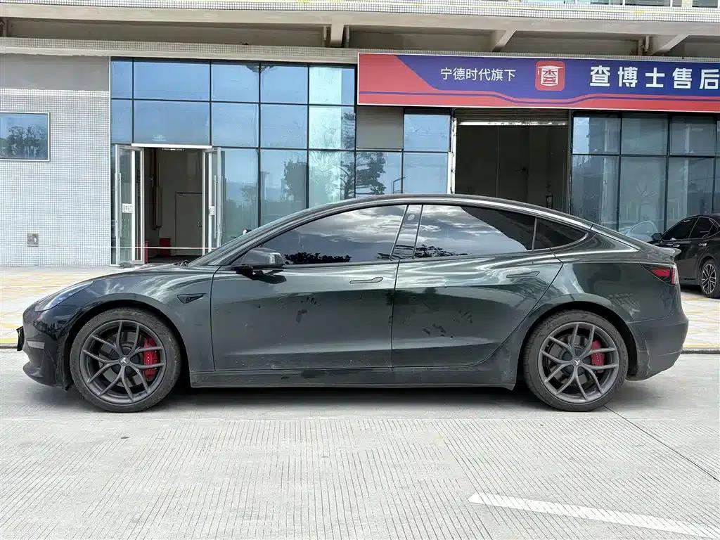 Model 3 2022 Performance All-Wheel Drive — миниатюра 3