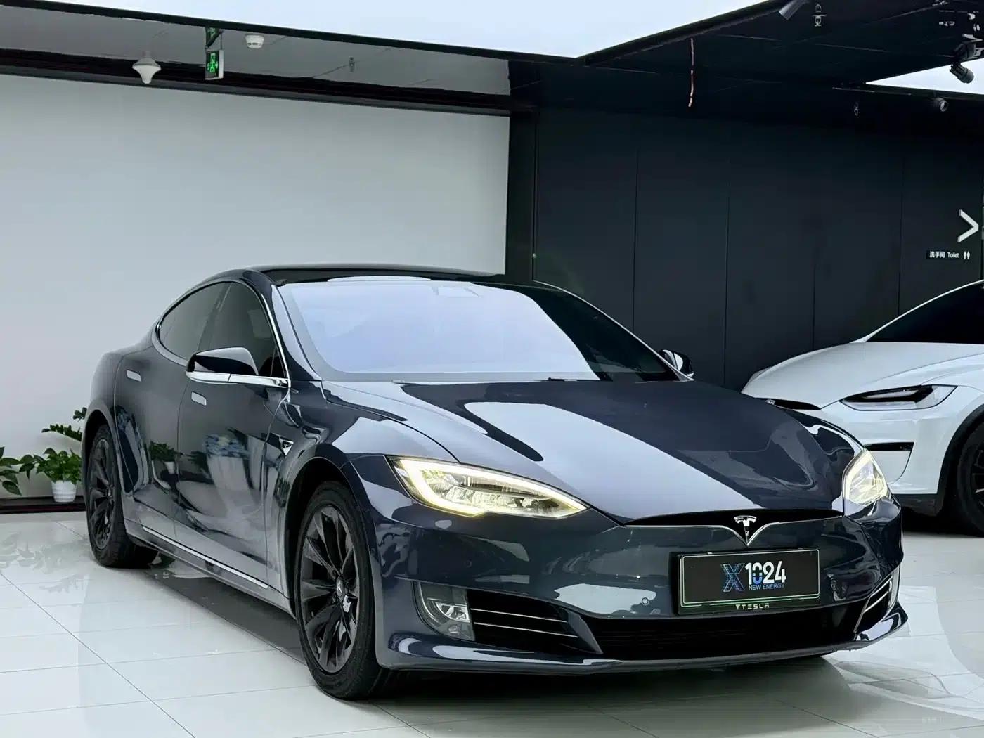 2017 Model S 75D Standard Range — миниатюра 3