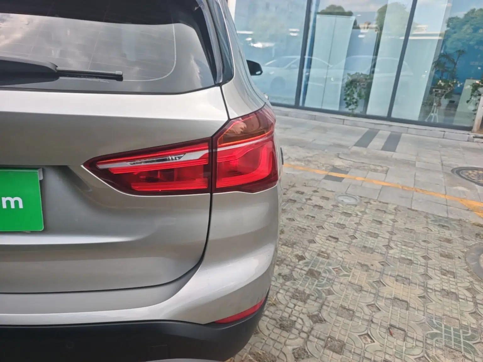 BMW X1 2016 sDrive18Li Premium Edition — миниатюра 9