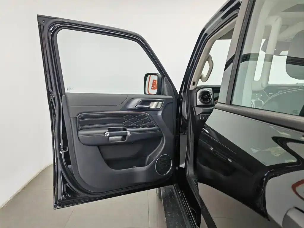 Tank 300 2024 Model 2.0T Conqueror — миниатюра 8