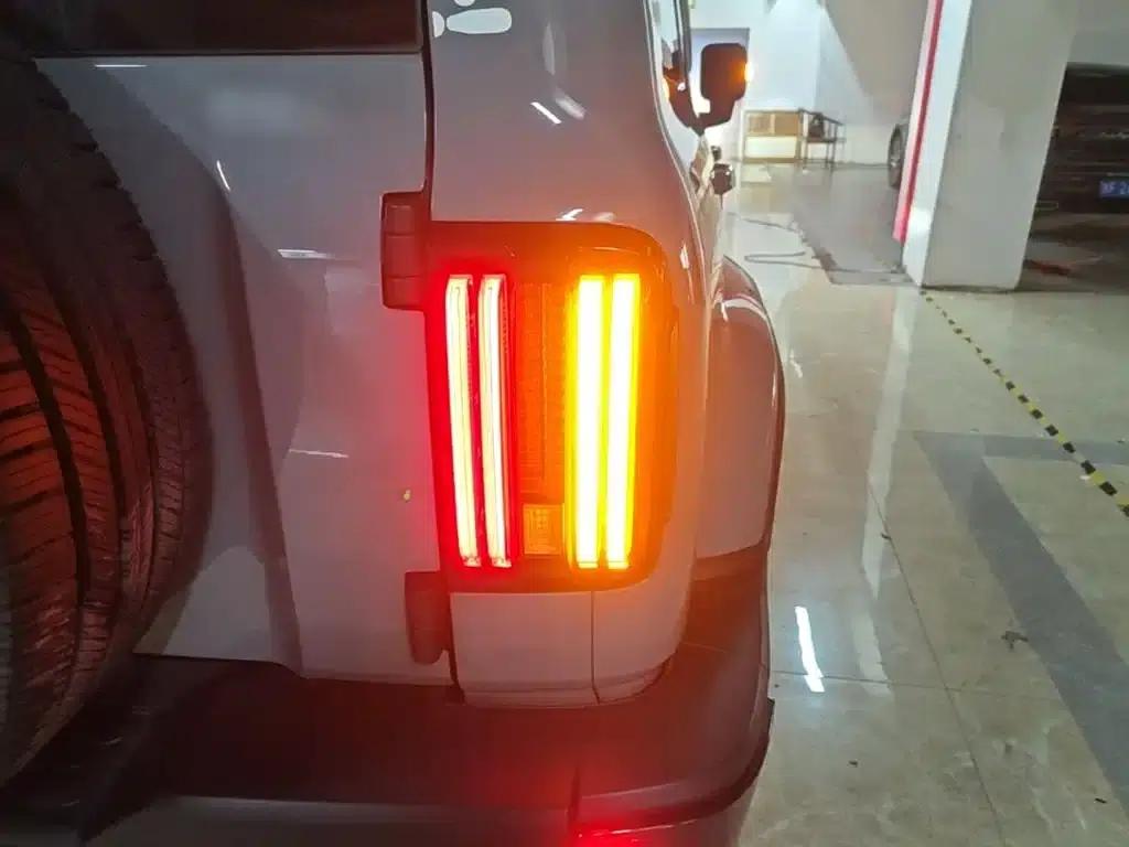 The 2021 Tank 300 City Edition 2.0T is very stylish. — миниатюра 8
