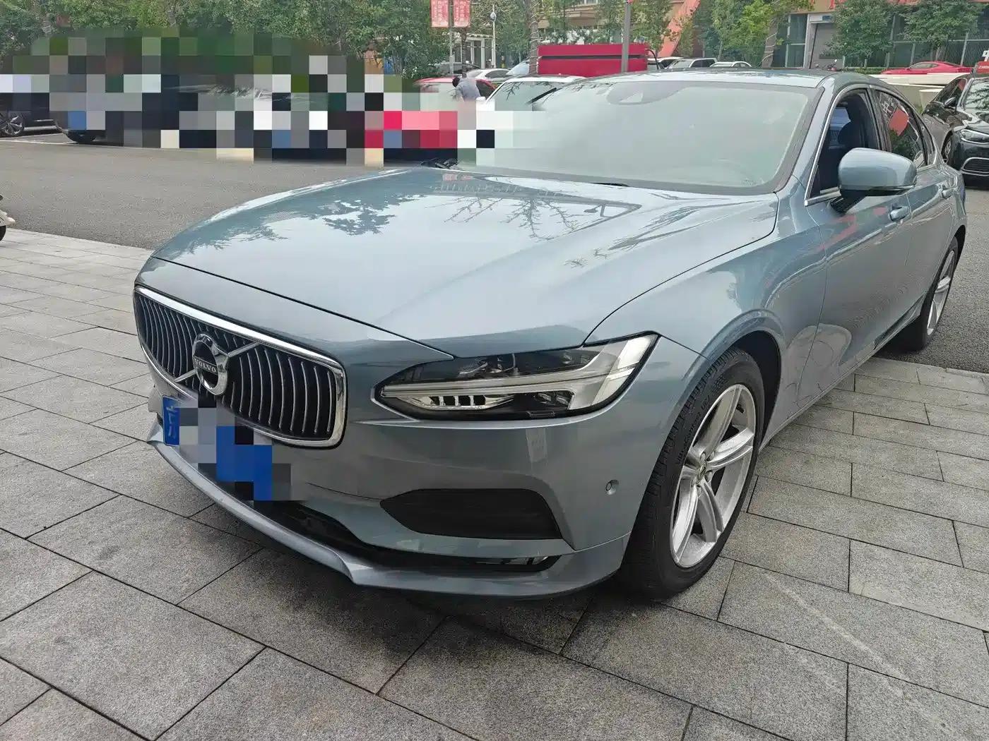2017 Volvo S90 T4 Smart Edition — миниатюра 1
