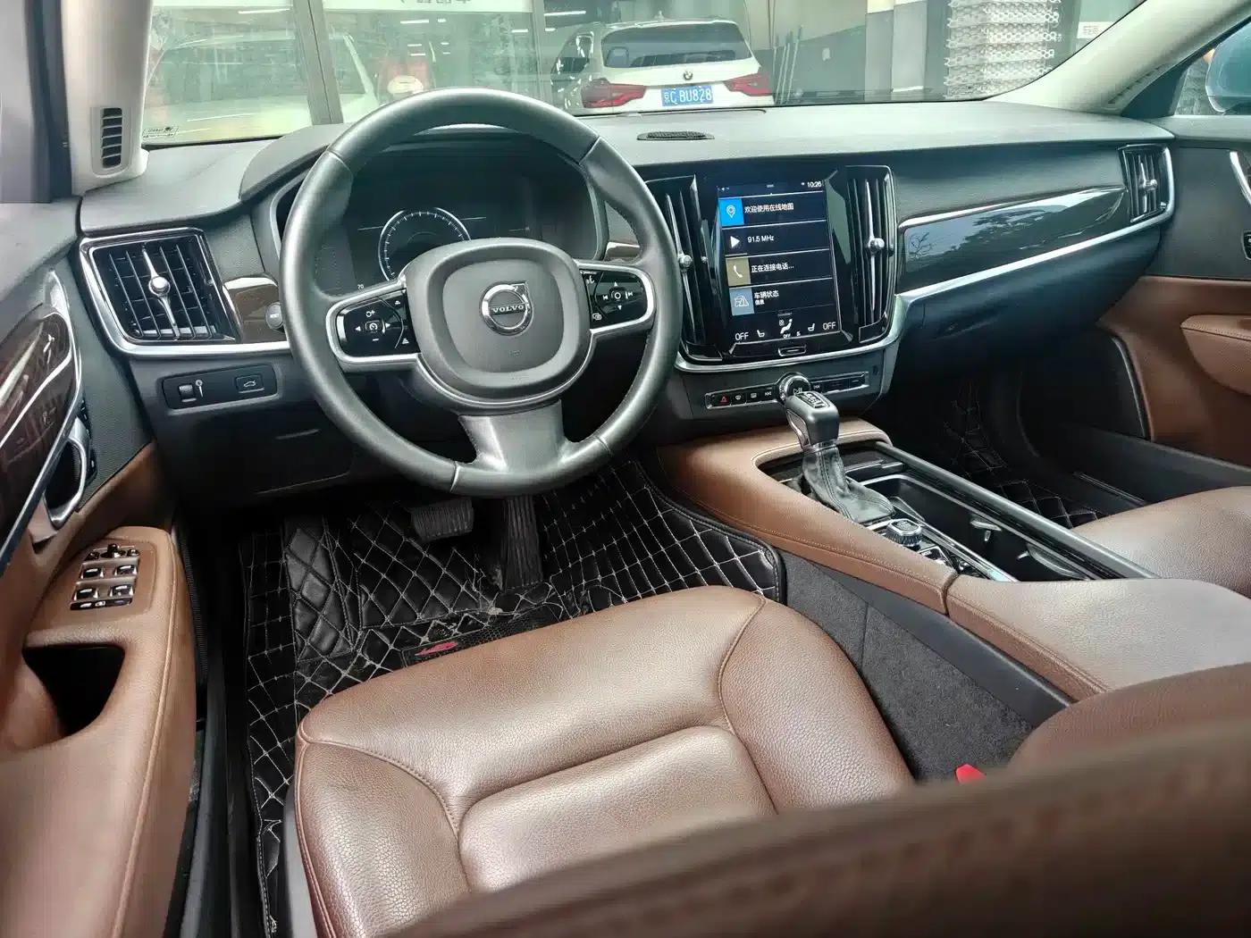 2017 Volvo S90 T4 Smart Edition — миниатюра 3