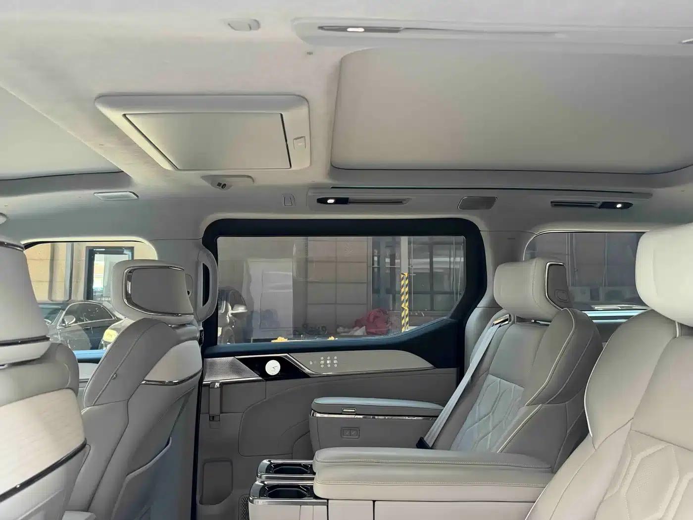 Volvo EM90 2025 Ultra 6-seater — миниатюра 6