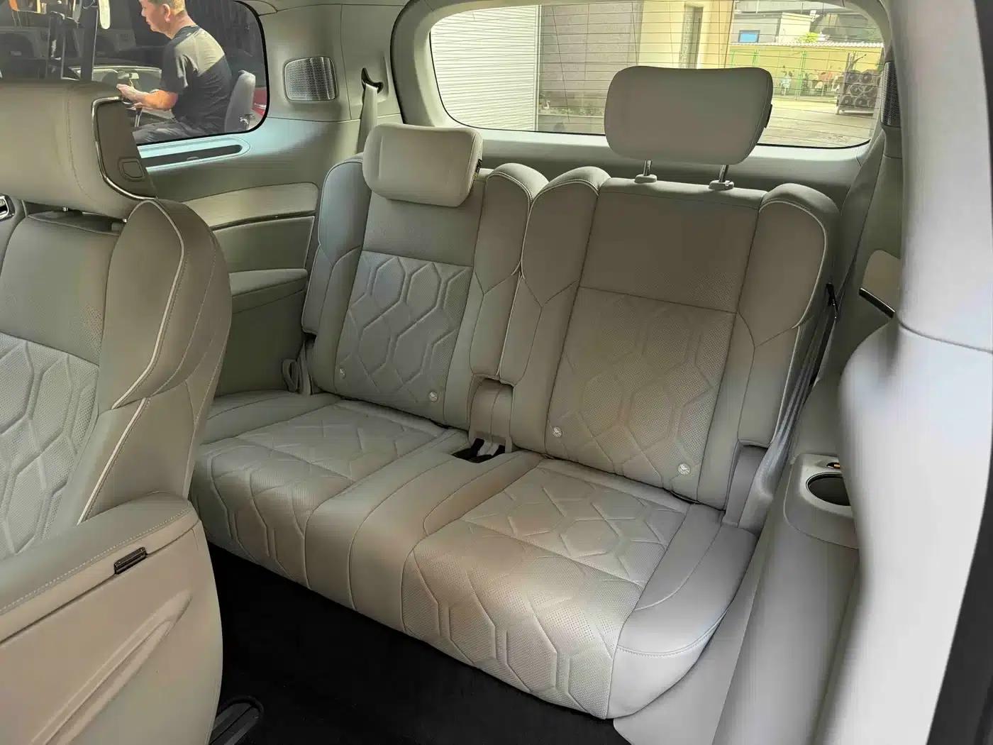 Volvo EM90 2025 Ultra 6-seater — миниатюра 8