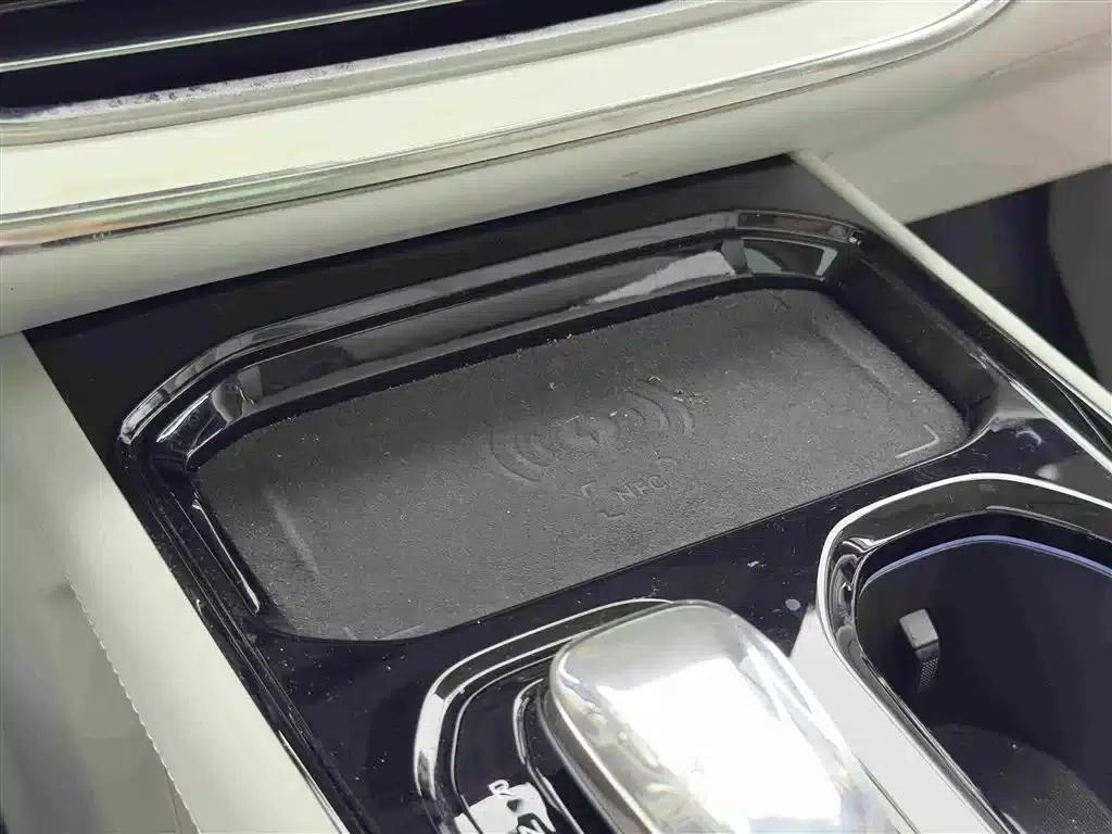 Volvo EM90 2025 Ultra 6-seater — миниатюра 26