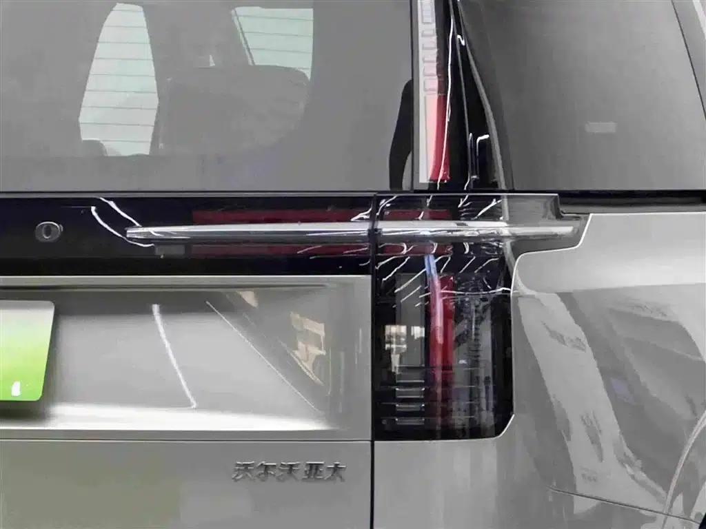 Volvo EM90 2025 Ultra 6-seater — миниатюра 29