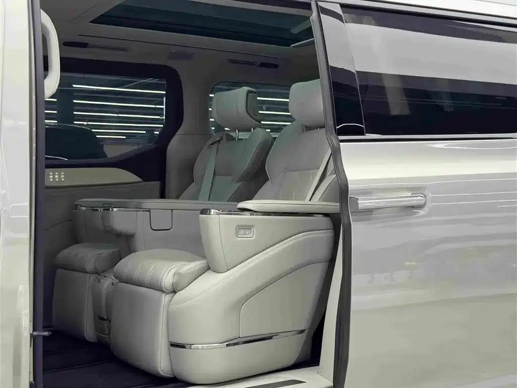 Volvo EM90 2025 Ultra 6-seater — миниатюра 7