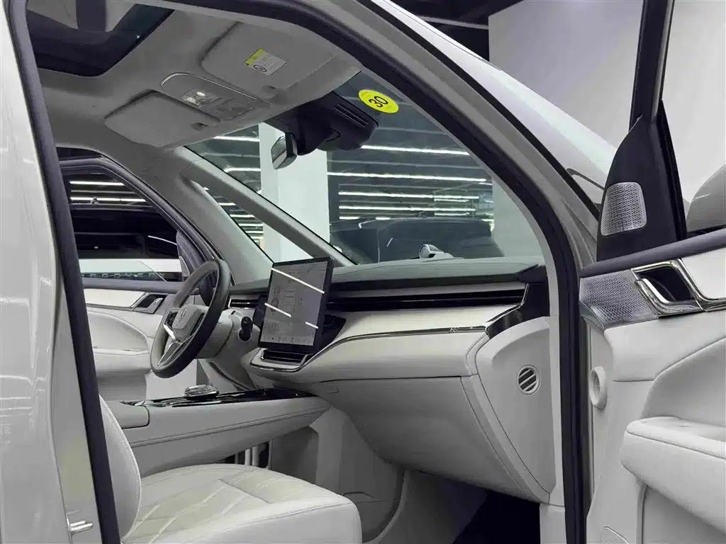Volvo EM90 2025 Ultra 6-seater — миниатюра 8