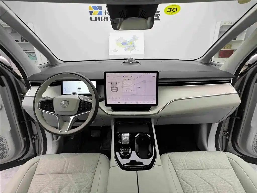 Volvo EM90 2025 Ultra 6-seater — миниатюра 9