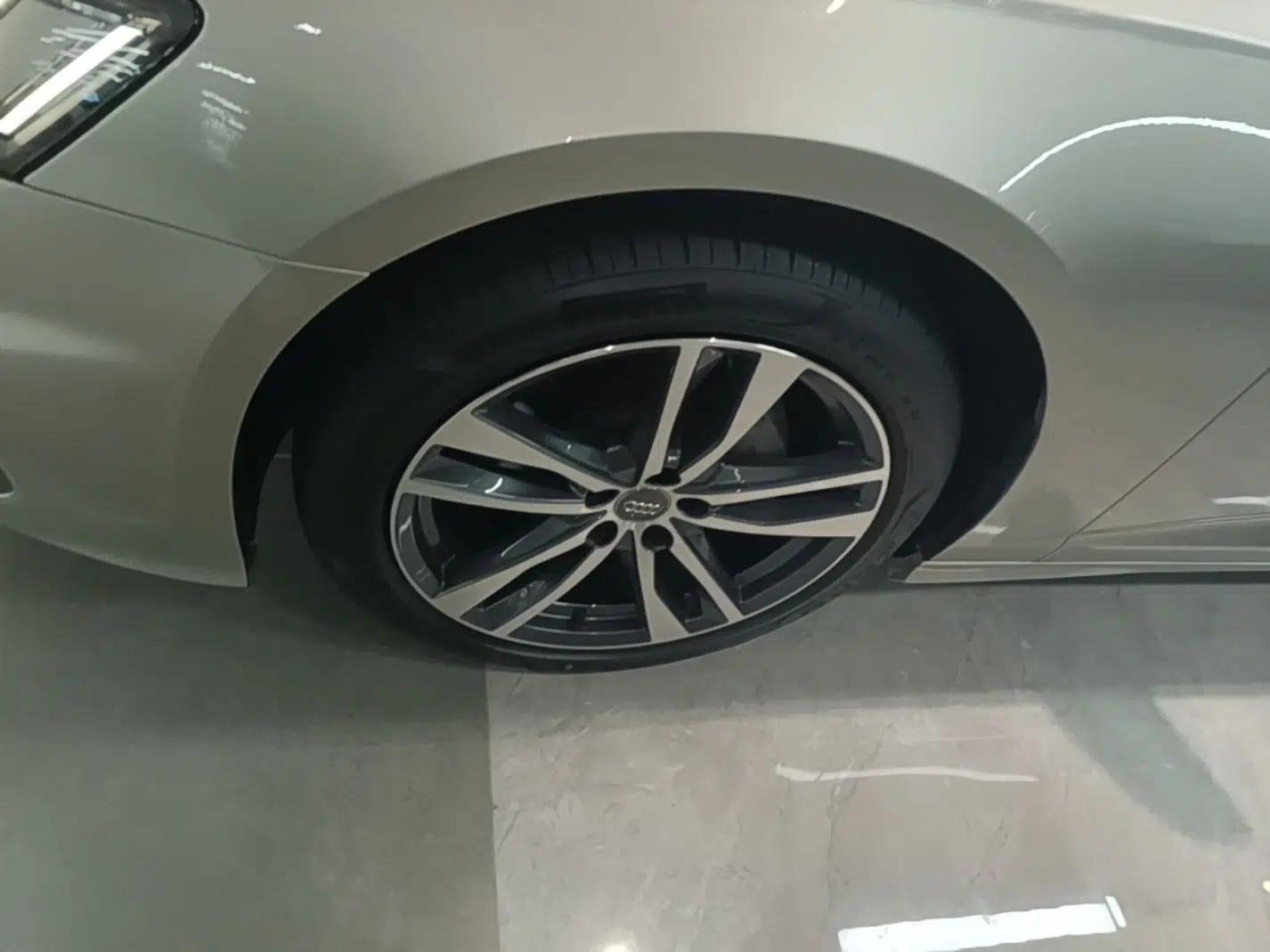 Audi A6L 2019 40 TFSI Luxury Dynamic Model — миниатюра 10