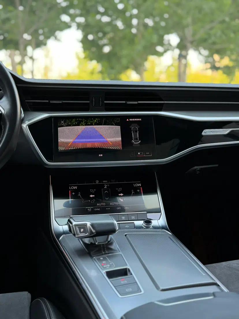 Audi A6L 2022 40 TFSI Luxury Dynamic Model — миниатюра 15