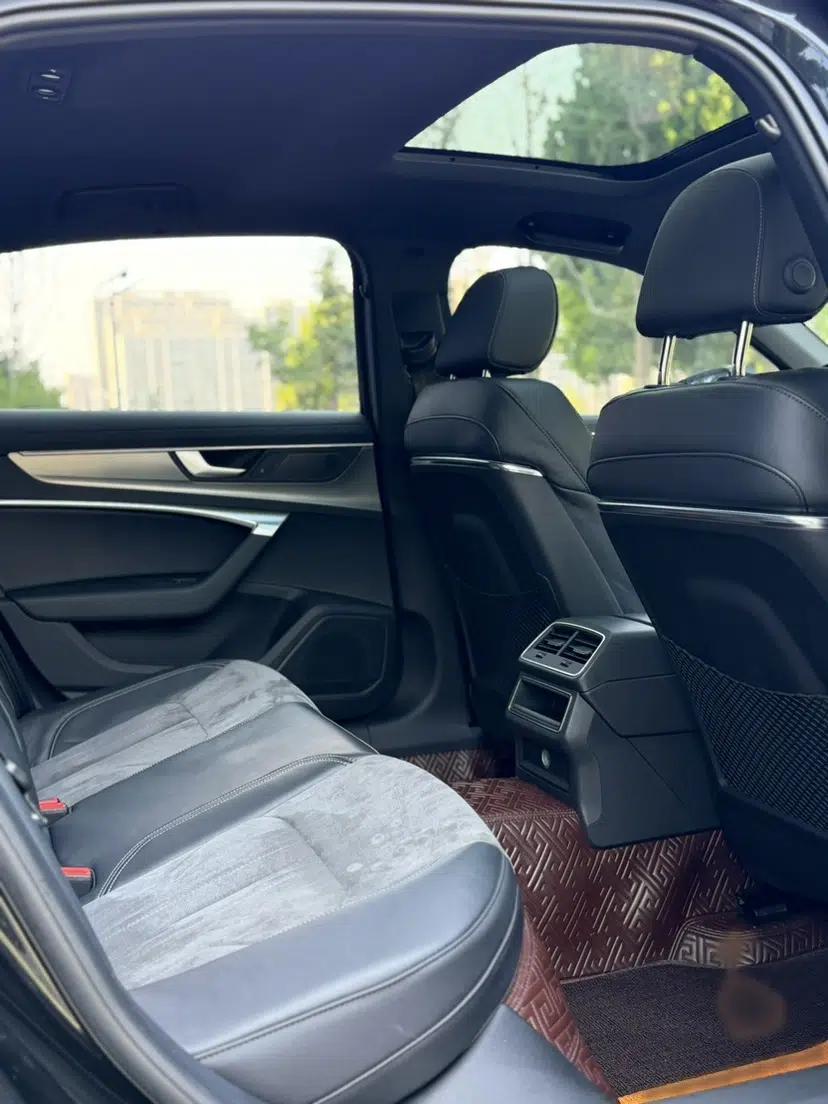 Audi A6L 2022 40 TFSI Luxury Dynamic Model — миниатюра 24