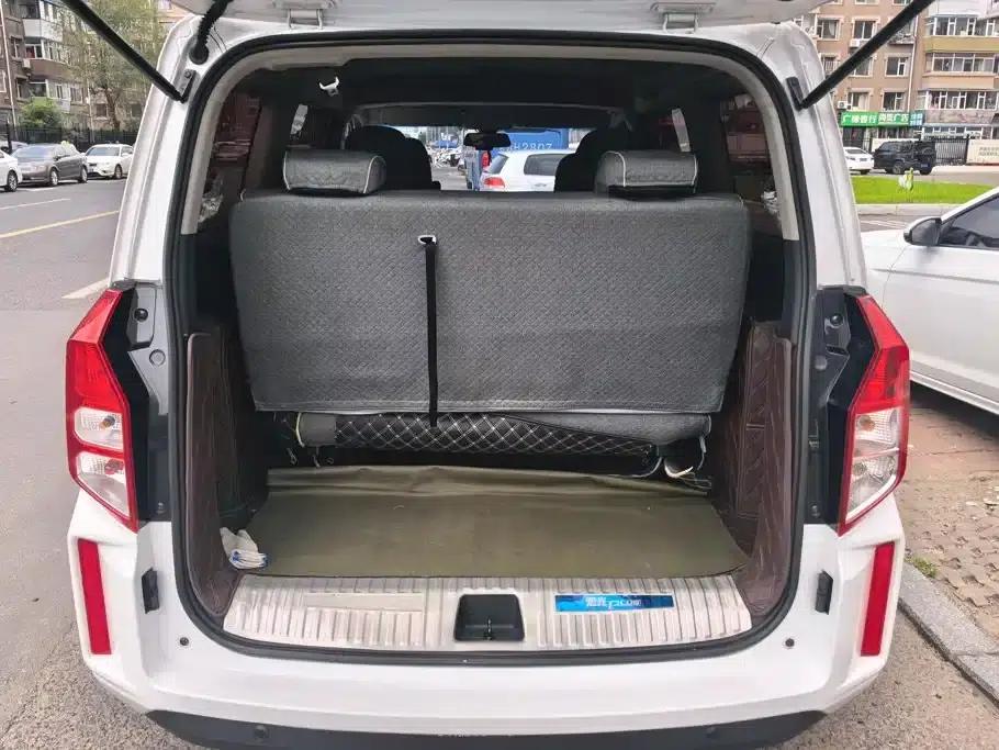 Wuling Hongguang PLUS 2020 1.5L Manual Comfort 7-Seater — миниатюра 4