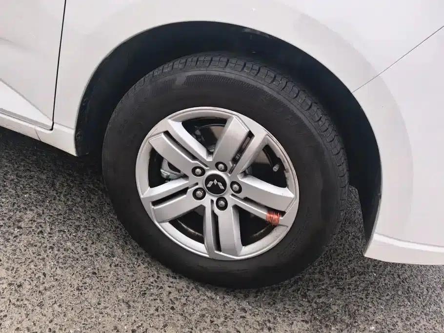 Wuling Hongguang PLUS 2020 1.5L Manual Comfort 7-Seater — миниатюра 6