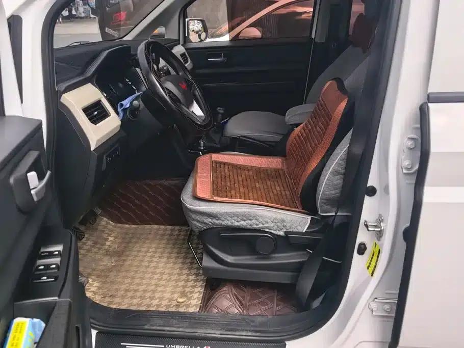 Wuling Hongguang PLUS 2020 1.5L Manual Comfort 7-Seater — миниатюра 9