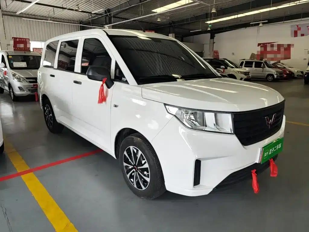 Wuling Hongguang PLUS 2020 1.5L Manual Standard 5-Seater — миниатюра 4