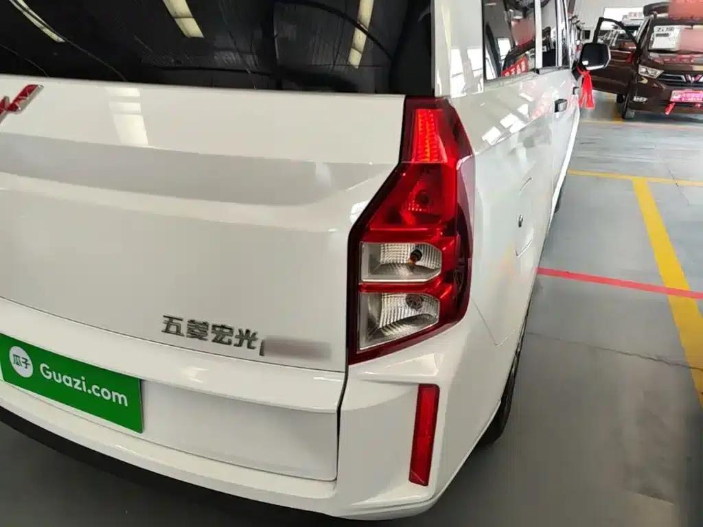 Wuling Hongguang PLUS 2020 1.5L Manual Standard 5-Seater — миниатюра 8