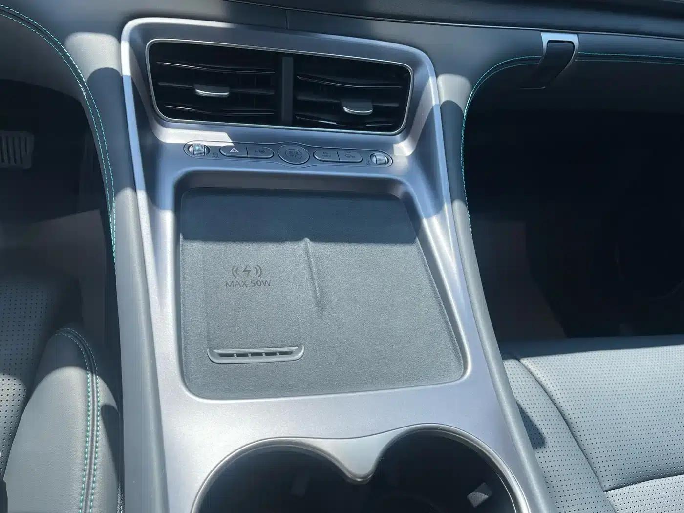 Hiace 07 DM-i 2025 Model 150 Navigator+ Edition — миниатюра 10
