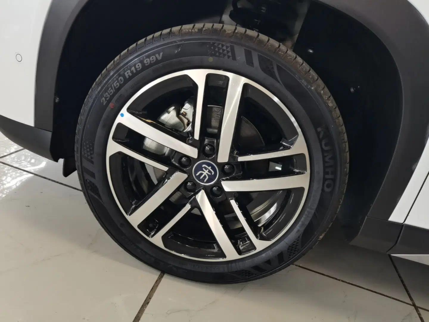 BYD Song L DM-i 2025 Intelligent Driving Version 112 km Beyond-Range Type — миниатюра 10
