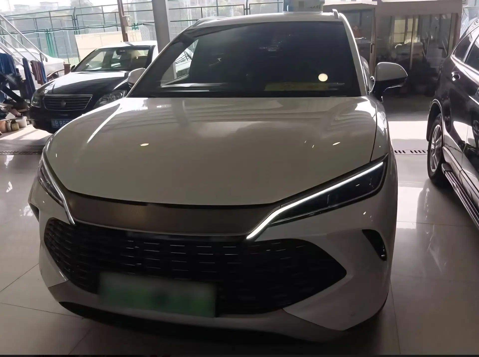 BYD Song L DM-i 2024 112 km Beyond Edition — миниатюра 2