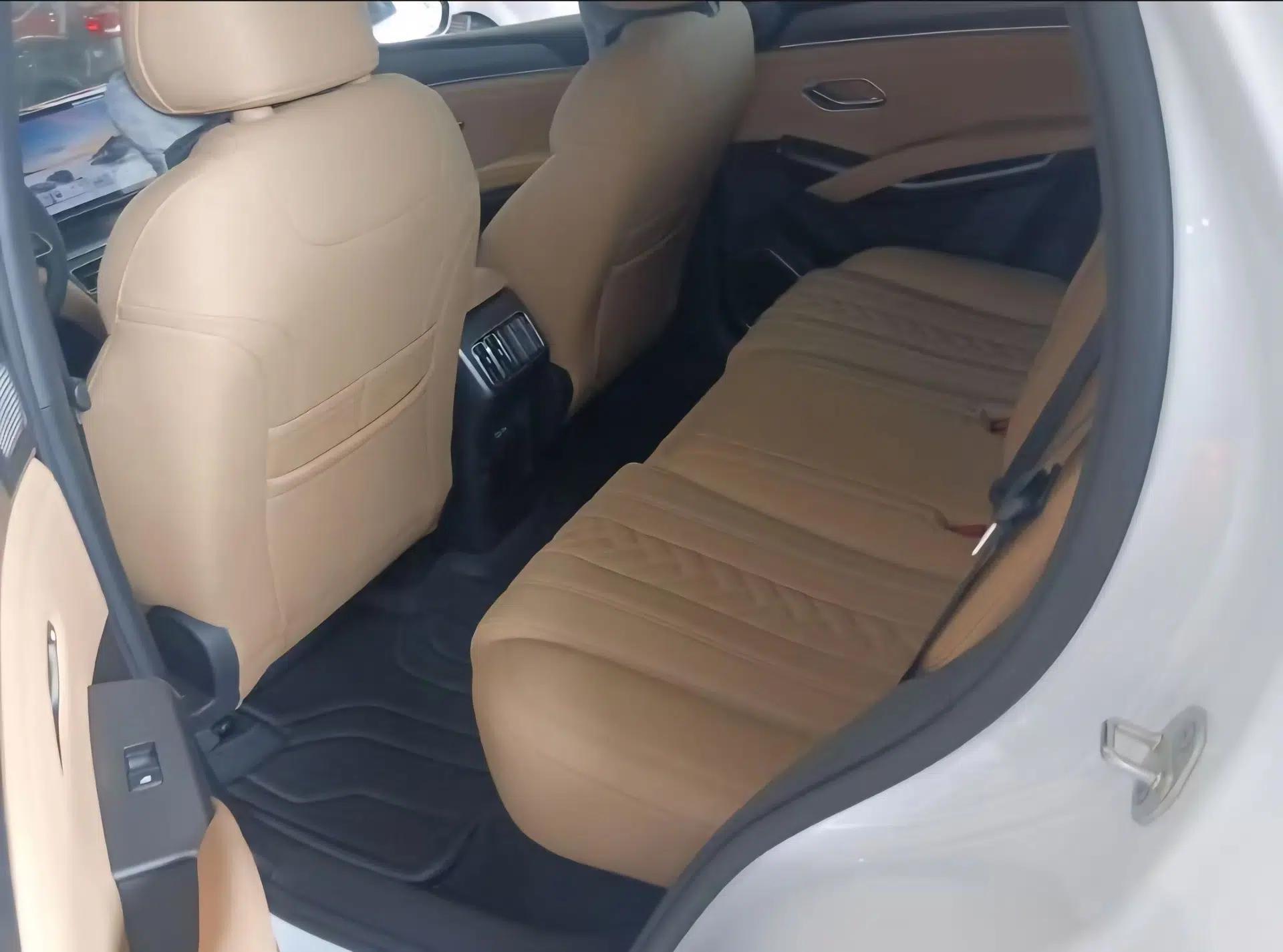 BYD Song L DM-i 2024 112 km Beyond Edition — миниатюра 12