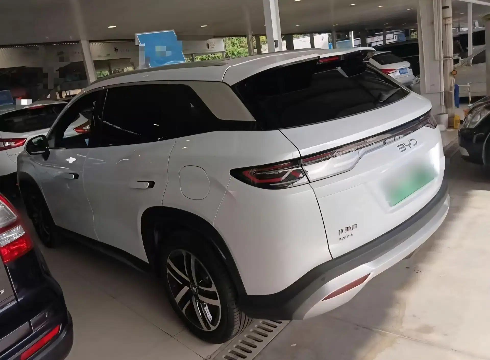 BYD Song L DM-i 2024 112 km Beyond Edition — миниатюра 4