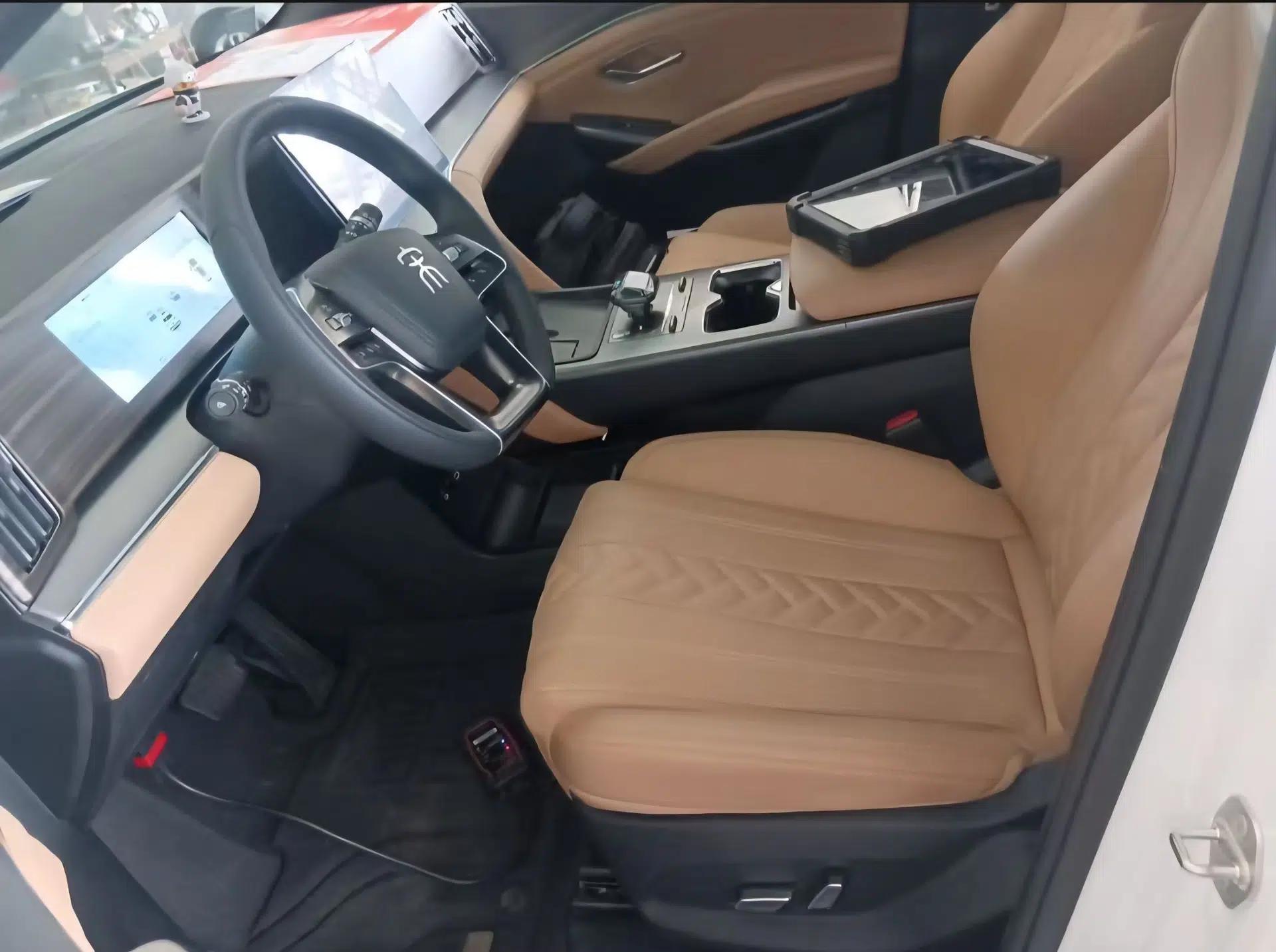 BYD Song L DM-i 2024 112 km Beyond Edition — миниатюра 10