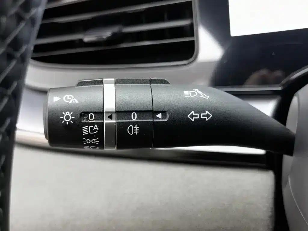 Seal 07 DM-i 2025 Intelligent Driving Edition DM-i 1.5L 125km Luxury Model — миниатюра 21