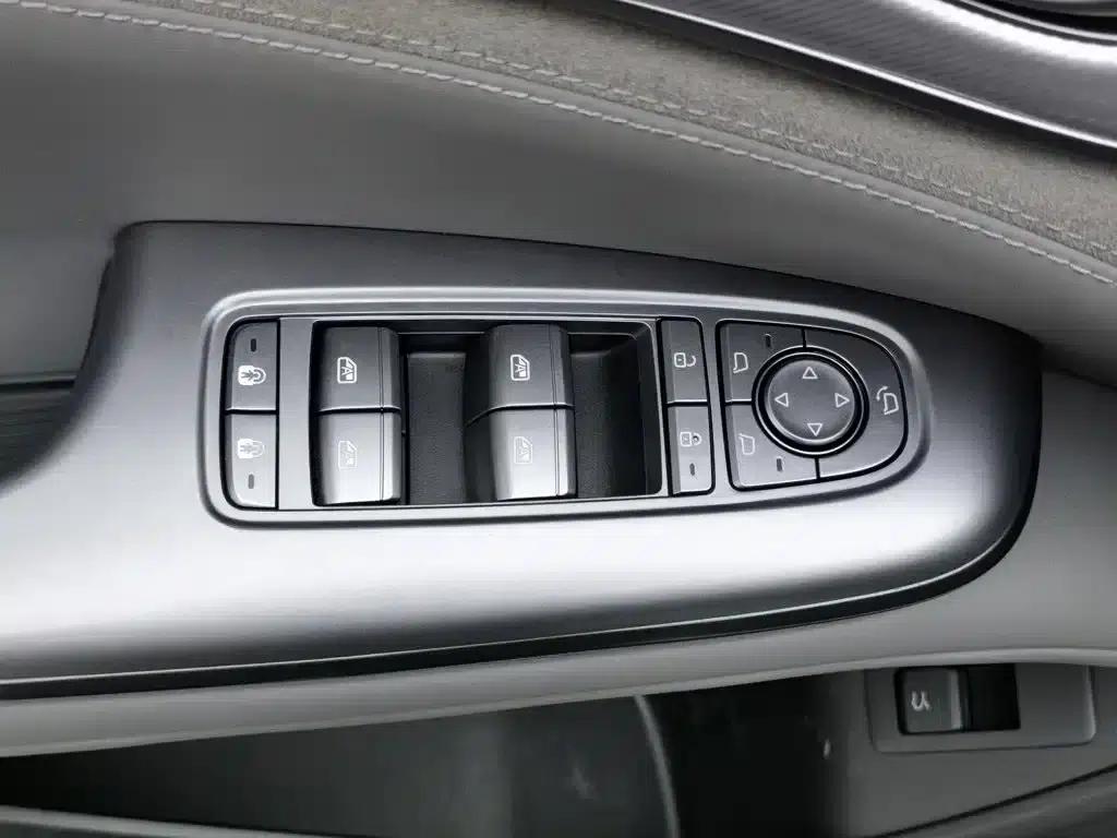 Seal 07 DM-i 2025 Intelligent Driving Edition DM-i 1.5L 125km Luxury Model — миниатюра 9