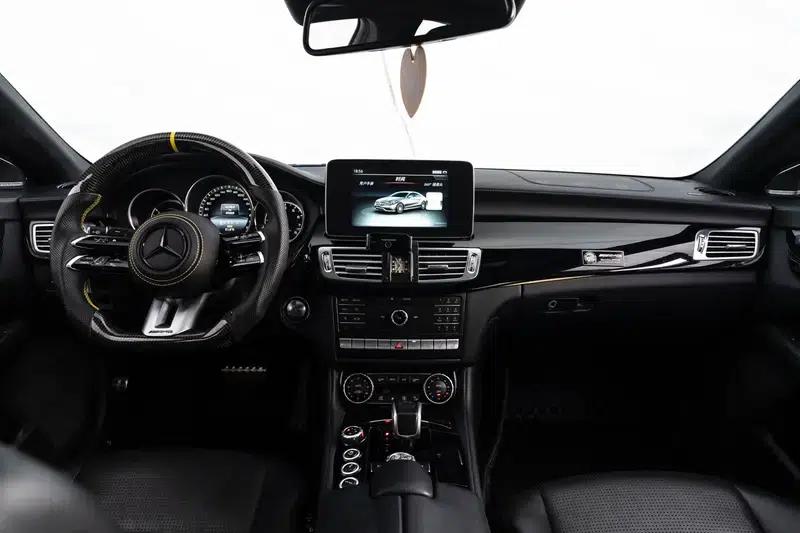 2015 Mercedes-Benz CLS-Class AMG 63 4MATIC — миниатюра 18