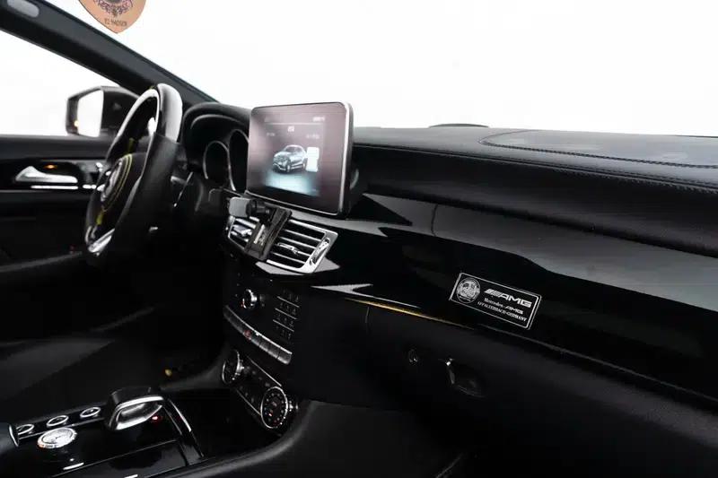 2015 Mercedes-Benz CLS-Class AMG 63 4MATIC — миниатюра 21