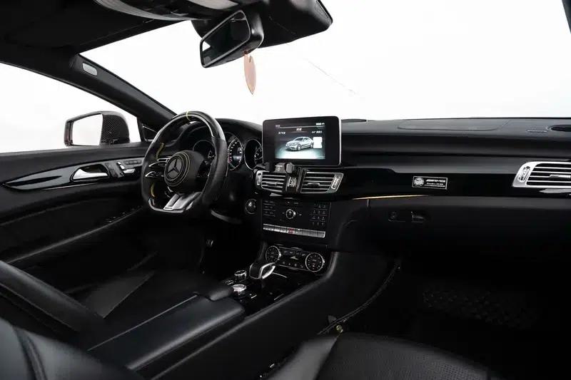 2015 Mercedes-Benz CLS-Class AMG 63 4MATIC — миниатюра 25