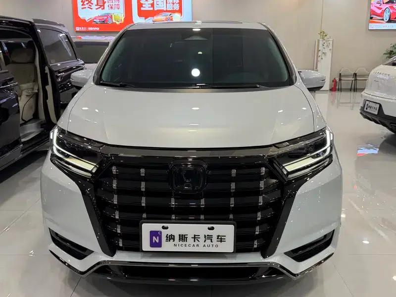 Elysion 2024 2.0L e:HEV Luxury Edition — миниатюра 2