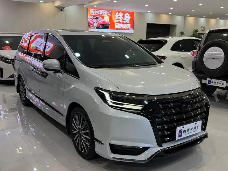 Elysion 2024 2.0L e:HEV Luxury Edition — миниатюра 3