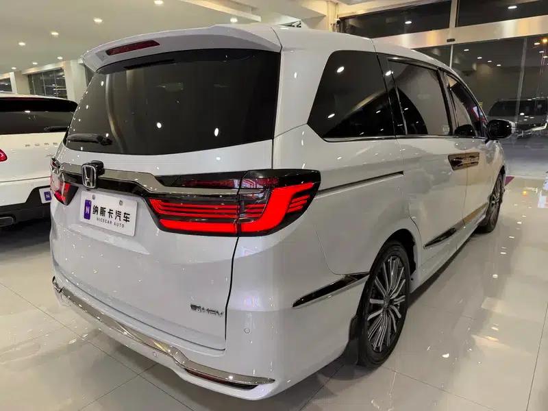 Elysion 2024 2.0L e:HEV Luxury Edition — миниатюра 6