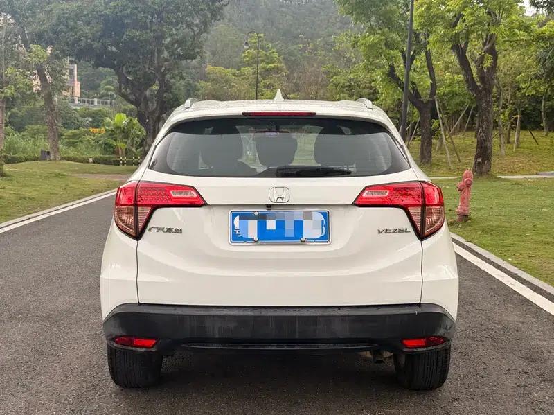 Vezel 2017 1.5L CVT 2WD Comfort Model — миниатюра 5