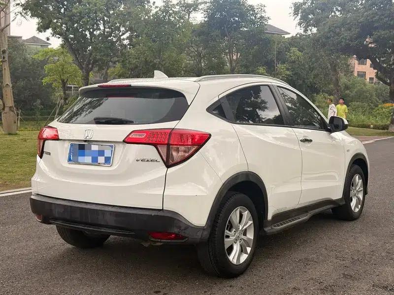 Vezel 2017 1.5L CVT 2WD Comfort Model — миниатюра 6