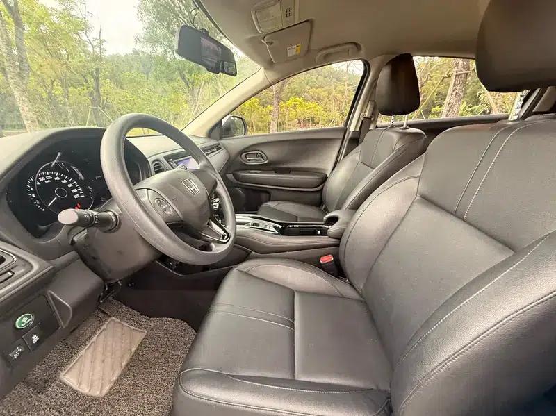 Vezel 2017 1.5L CVT 2WD Comfort Model — миниатюра 8