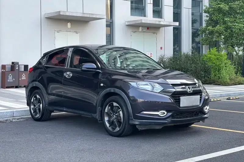 Vezel 2016 1.8L CVT 2WD Pioneer Edition — миниатюра 3