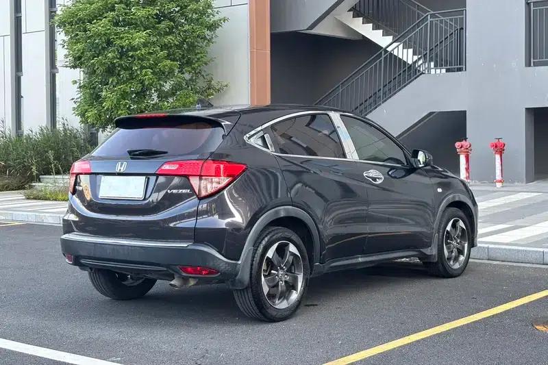 Vezel 2016 1.8L CVT 2WD Pioneer Edition — миниатюра 6