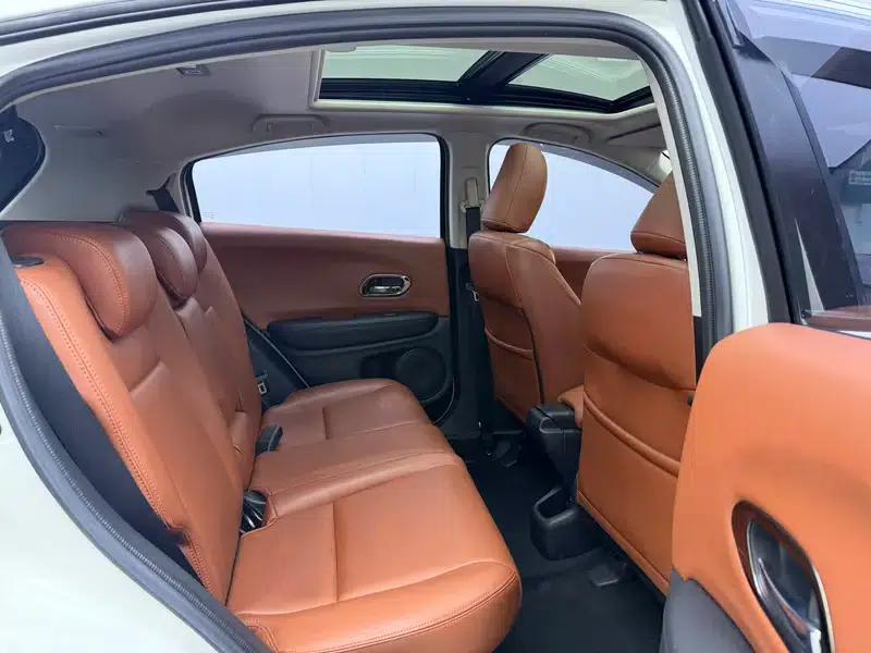 Vezel 2022 1.5L CVT Elite Smart Edition — миниатюра 13