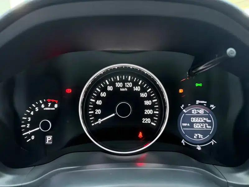 Vezel 2022 1.5L CVT Elite Smart Edition — миниатюра 9