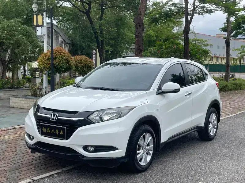 Vezel 2017 1.5L CVT 2WD Comfort Model — миниатюра 1