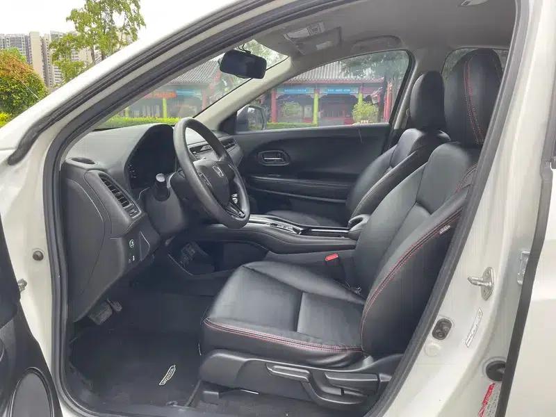 Vezel 2017 1.5L CVT 2WD Comfort Model — миниатюра 8