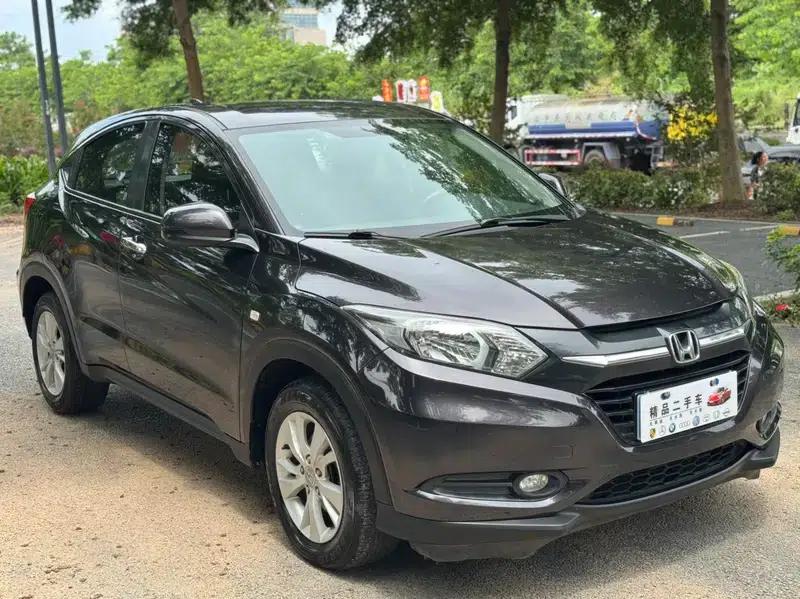 Vezel 2015 1.5L CVT 2WD Comfort Model — миниатюра 3